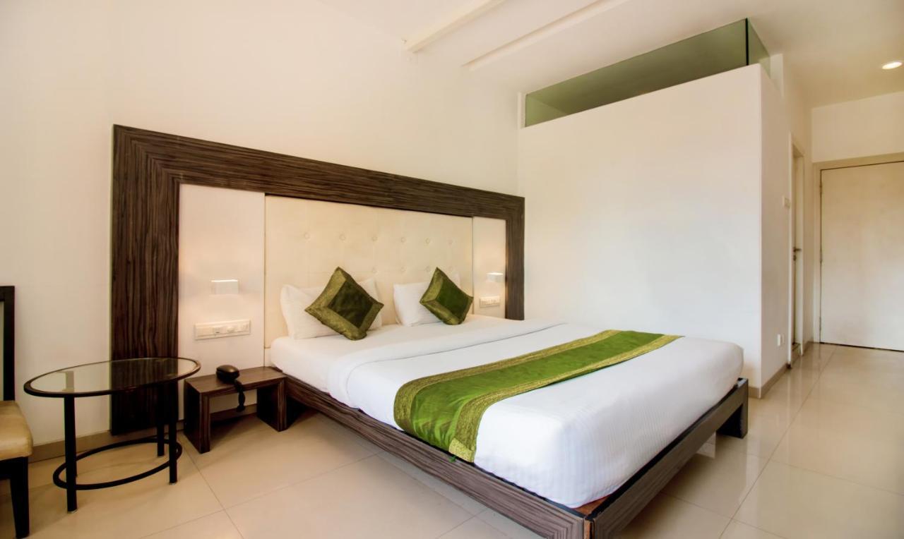 Hotel Treebo Trend Golden Nest Tháné Exteriér fotografie