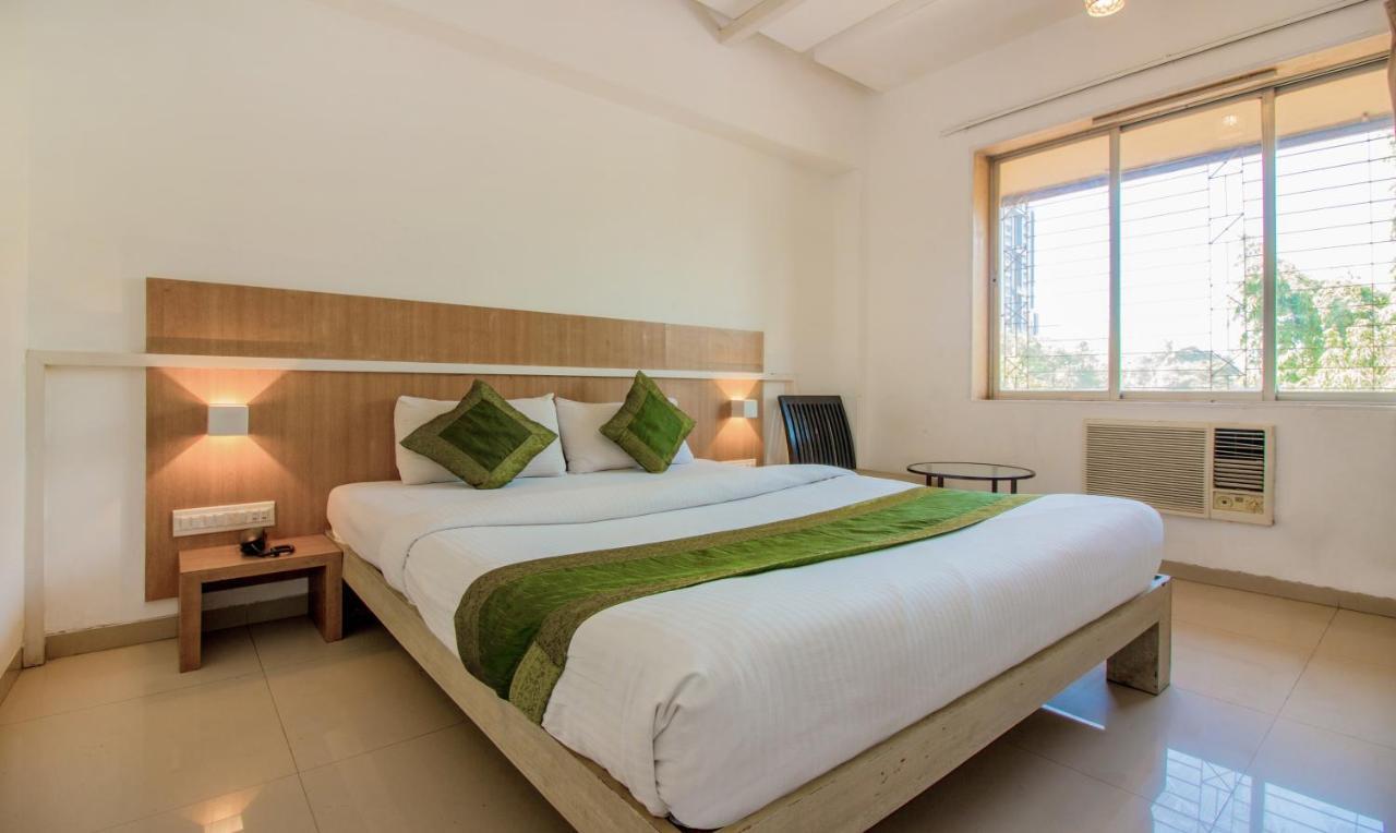 Hotel Treebo Trend Golden Nest Tháné Exteriér fotografie